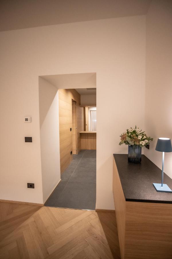 S1 Luxury Suites And Rooms Триест Экстерьер фото