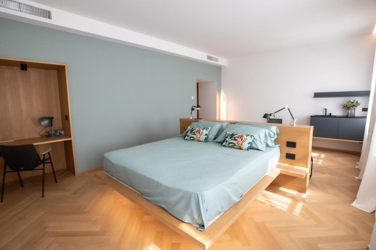 S1 Luxury Suites And Rooms Триест Экстерьер фото